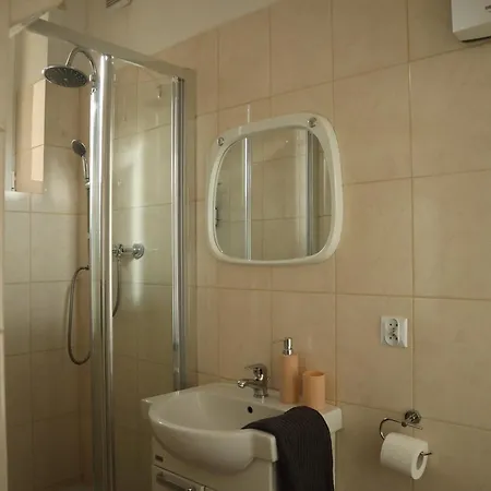 555 Flat - 55 M² Mieszkanie, 5 Min - Dworzec Glowny Apartment *