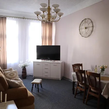 Apartment 555 Flat - 55 M² Mieszkanie, 5 Min - Dworzec Glowny *