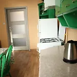 555 Flat - 55 M² Mieszkanie, 5 Min - Dworzec Glowny Lägenhet *
